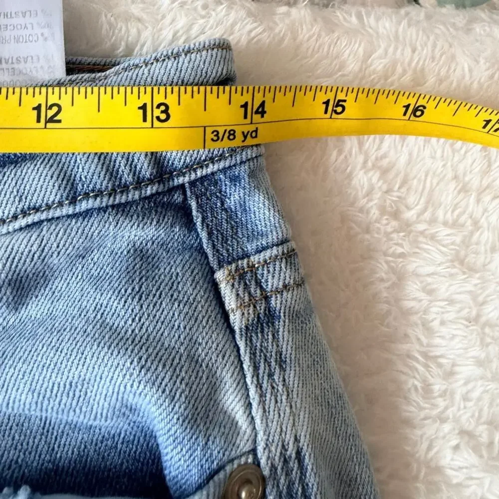 Good American 6/28 Light Wash Wide Leg Raw Hem Jeans